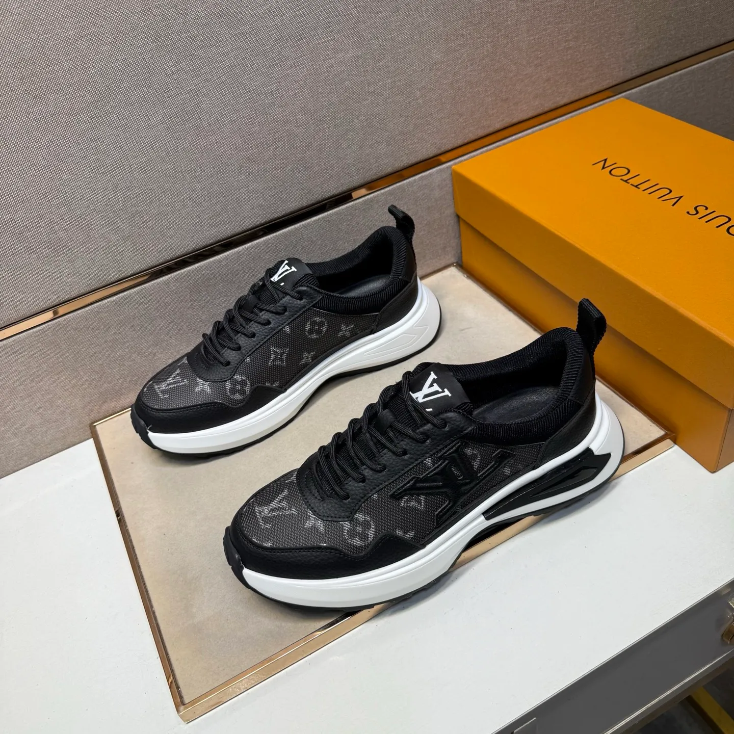 Men's men's shoes 💰pp462【LV～】men's casual shoes 2025z cabinet sales simultaneously 🔶Size: 38-44 #️⃣ 🔷3 colors🔜The upper is made of multi-material splicing➕Mesh lining, comfortable and breathable, sole: original comfortable and wear-resistant outsole, ⚠️real thing📱photographed🎬real thing is better📢📢📢